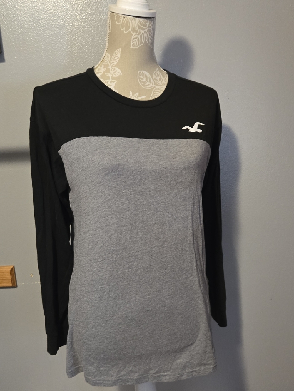 Hollister Black & Gray Colorblock Long Sleeve Tee